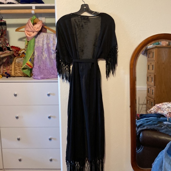 William B Sheer Black Floral Kimono - Picture 4 of 4